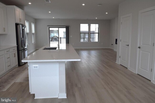 Building Photo - 13542 Innovation Station Lp