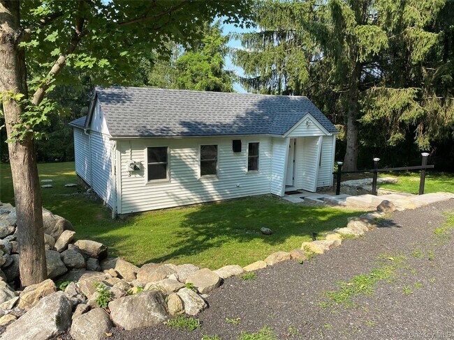 Building Photo - 12 Red Brook Rd