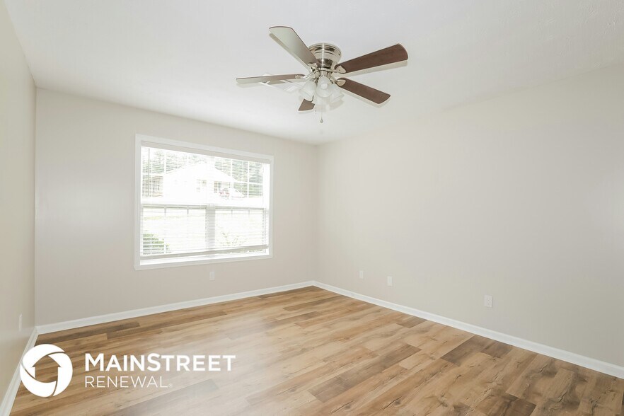 Building Photo - 240 Elm Pl