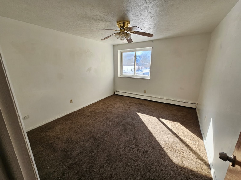 Building Photo - 1885 N Taylor Rd