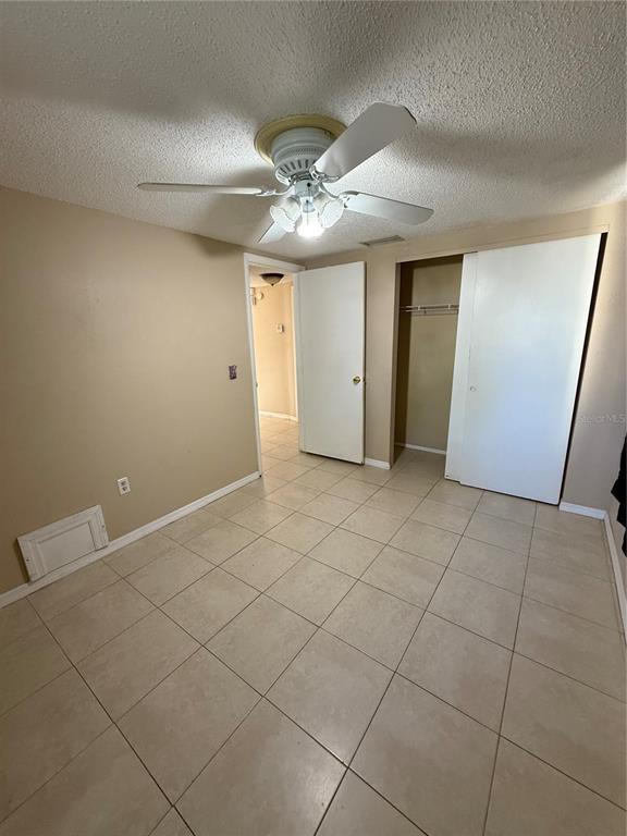 Building Photo - 6656 Knightsbridge Dr