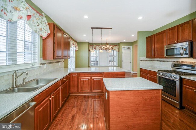 Building Photo - 13784 Charismatic Way