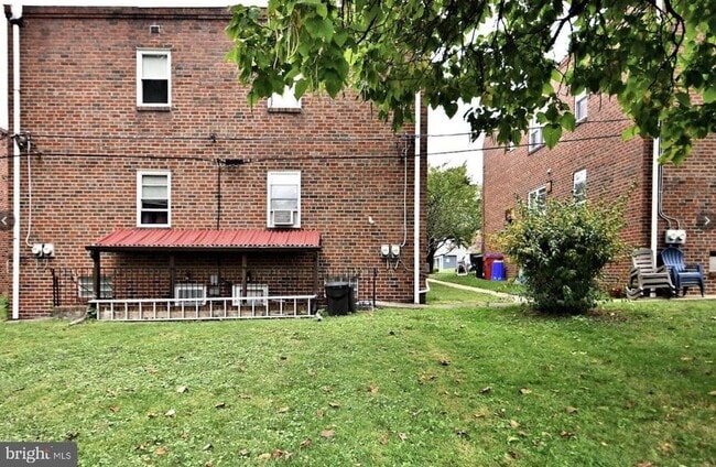 Building Photo - 100 Borbeck Ave