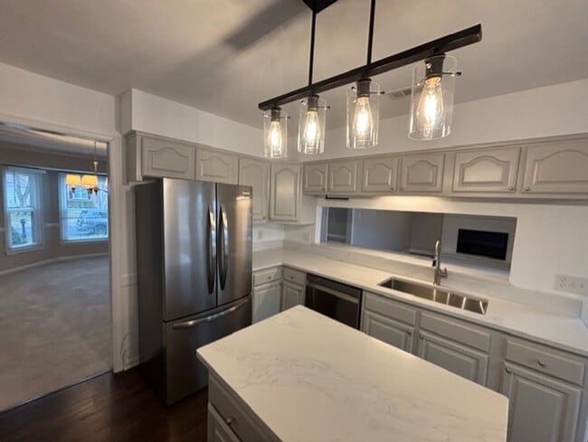 Building Photo - Cypress Point