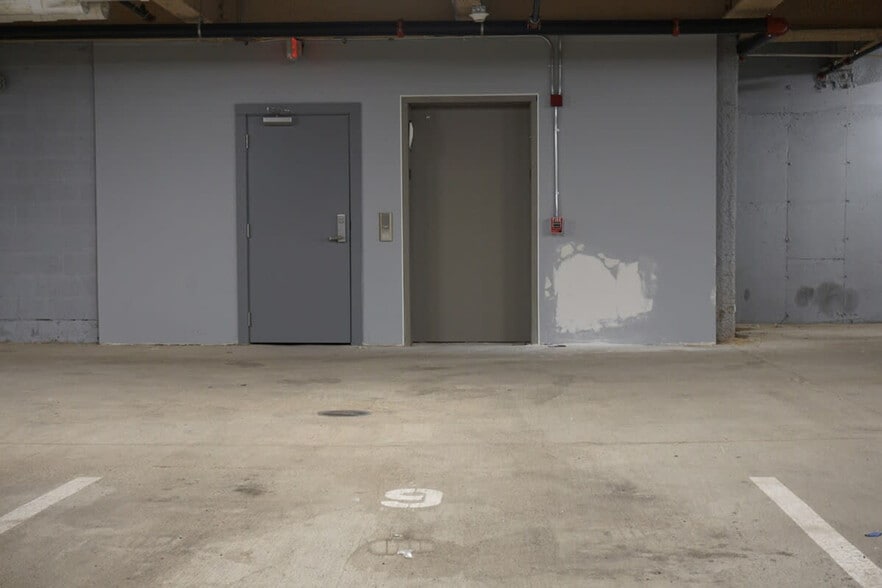 Building Photo - 140 Pearl St