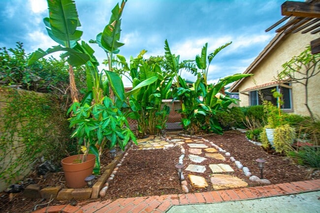 Building Photo - 9929 Palo Alto St