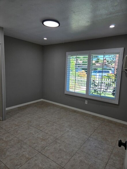 Building Photo - 2504 N Bourbon St