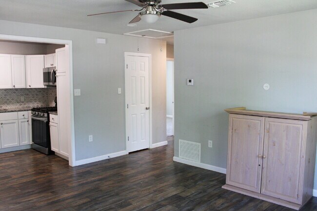 Building Photo - Charming 3-Bedroom, 2-Bath home – Perfect Fort Worth Living!