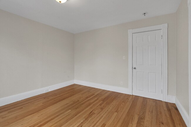 Building Photo - 77 Vinton St
