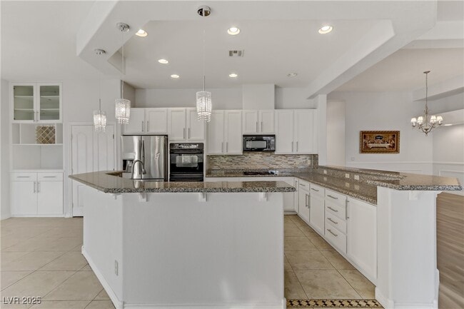 Building Photo - 7215 N Buttons Ridge Dr