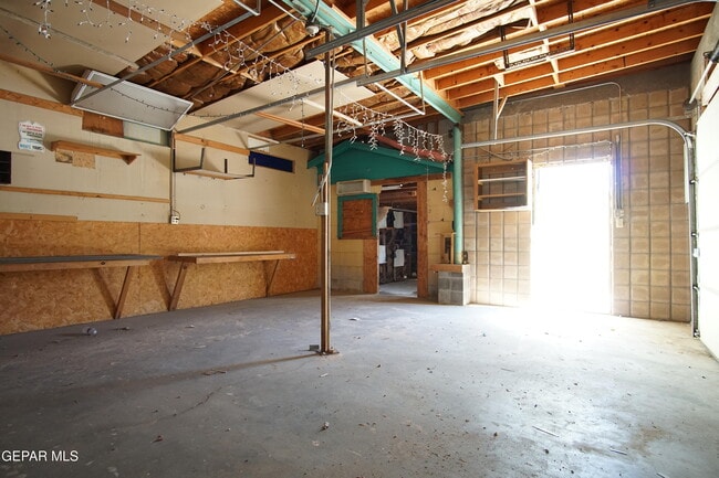 Building Photo - 6201 Tesuque Dr