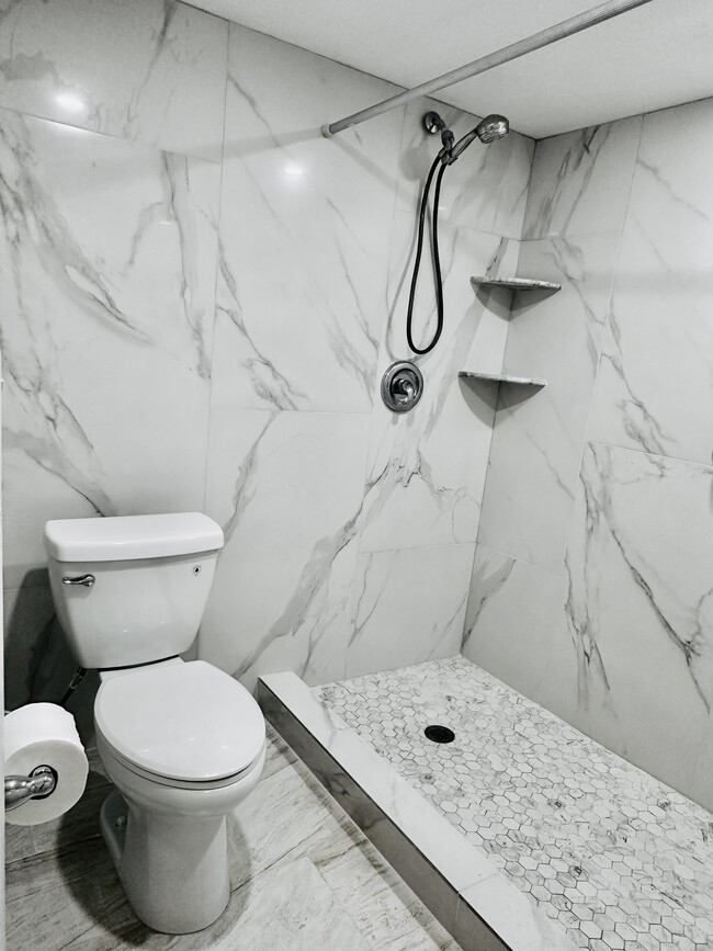 Building Photo - 826 Wiggins Pass Rd