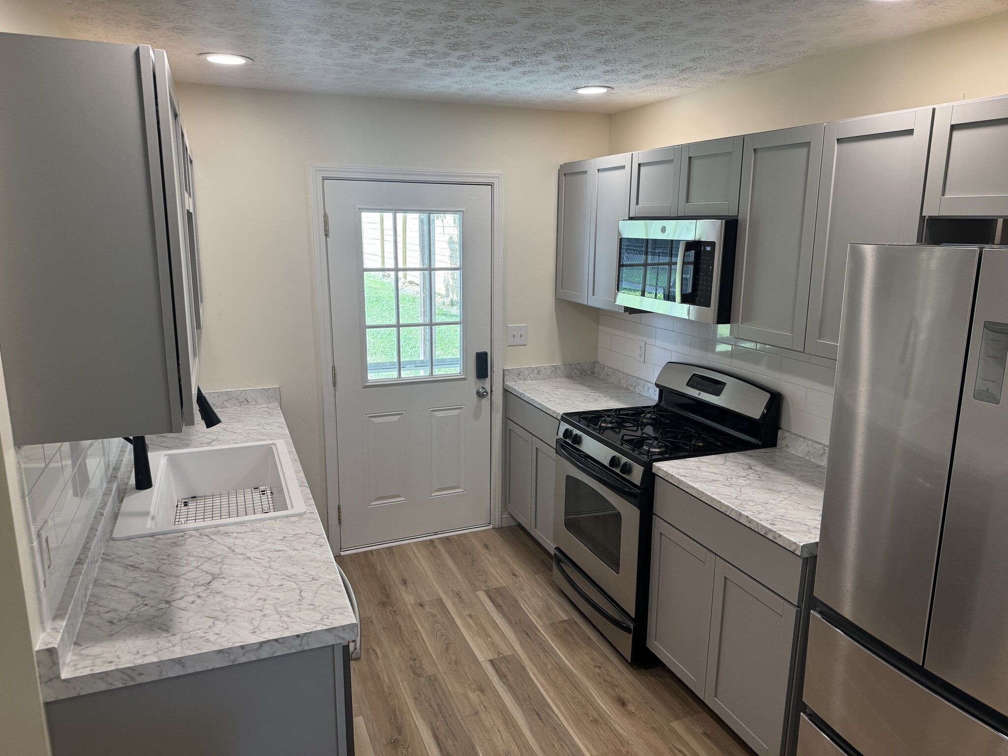 Kitchen - 1221 Payne St