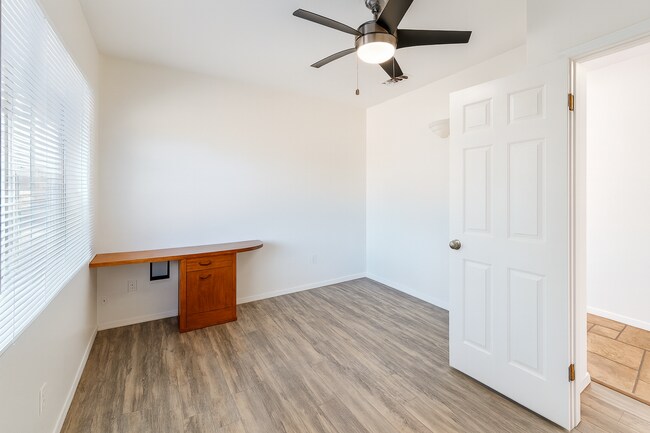 Building Photo - 5001 Rockford Dr