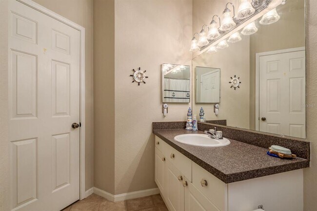 Building Photo - 2141 Portofino Pl