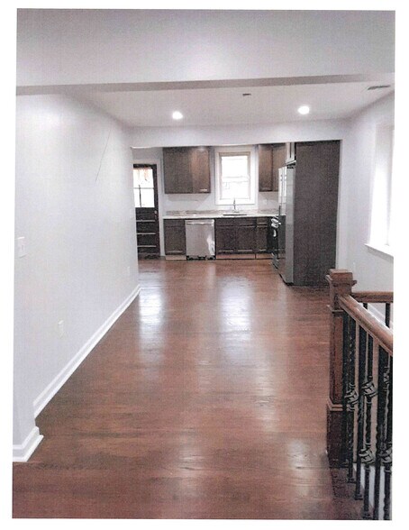 Building Photo - 242 Grove St