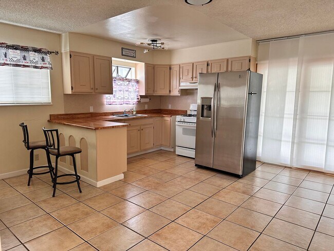 Primary Photo - 11435 Del Monte Ave