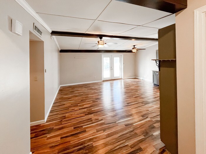 Building Photo - 7600 Pheasant Path Dr