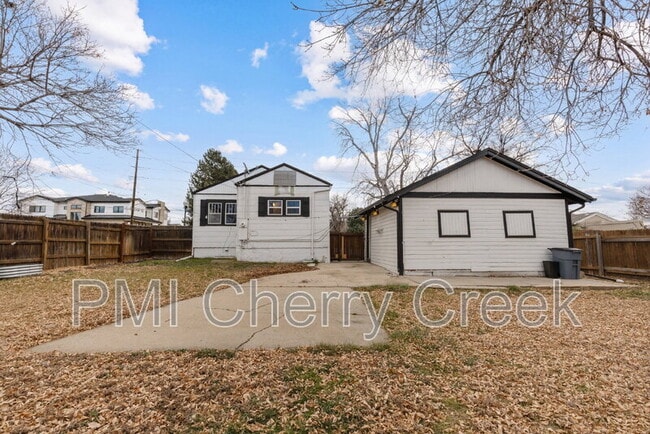 Building Photo - 3195 Fenton St