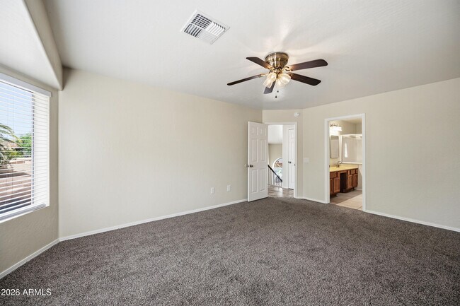 Building Photo - 5190 W Saragosa St