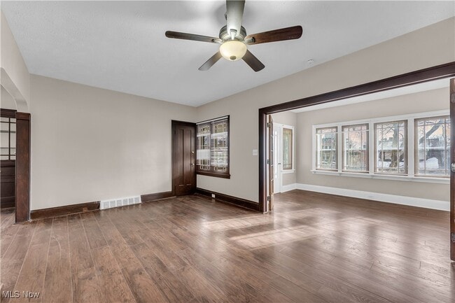 Building Photo - 11913 Buckingham Ave