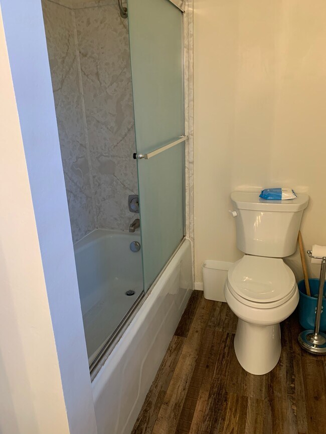 2nd Upstairs Bathroom - 325 Harvard Ave