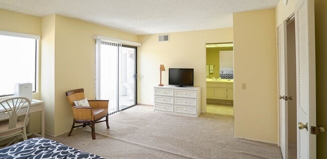 Building Photo - Beautifully Furnished Condo with Mountain ...