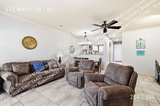 Building Photo - 421 Watts Ln