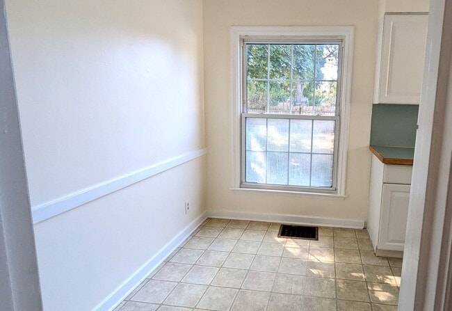 Building Photo - 1383 Montague Ave