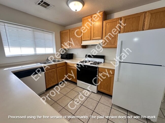 Building Photo - Move-In Discount -- 2 Bedroom - 2 bath Apartment with Garage!