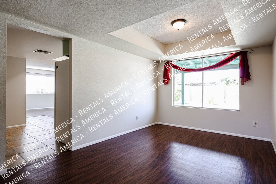 Building Photo - 2466 W Onza Ave