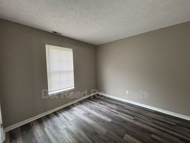 Building Photo - 490 Peyton Dr