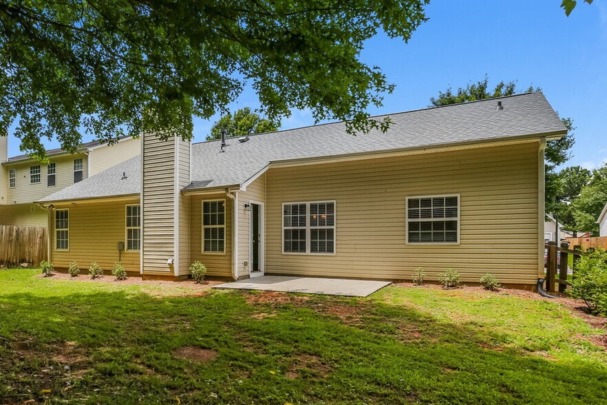Building Photo - 785 Ashland Park Way SE