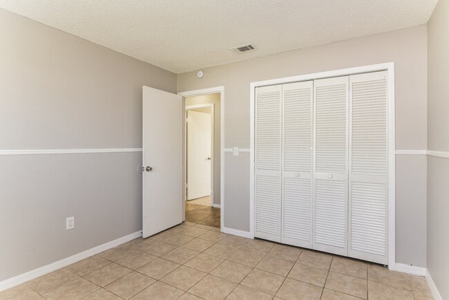 Building Photo - 637 Baldwin Dr