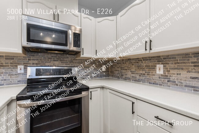 Building Photo - 5000 NW Village Park Dr