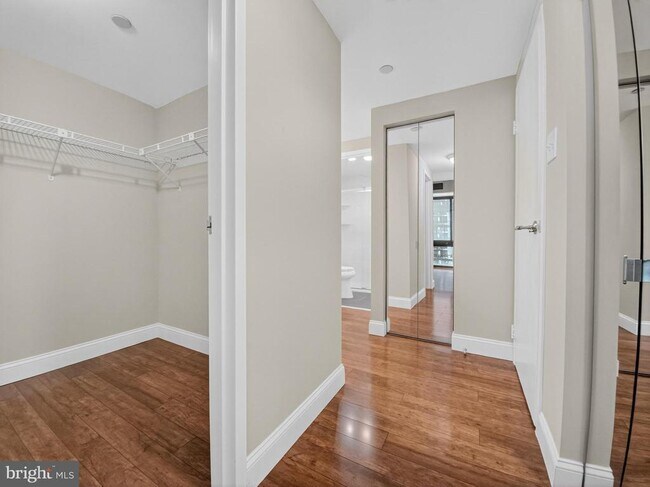 Building Photo - 1530 Key Blvd