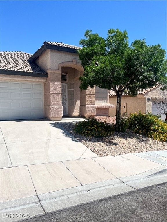 Primary Photo - 10668 Angel Dreams Ave