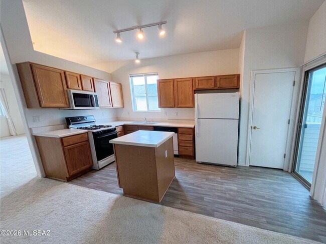 Building Photo - 8640 S Desert Dove Dr