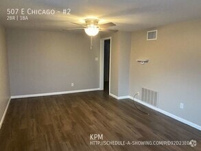 Building Photo - 507 E Chicago-#2