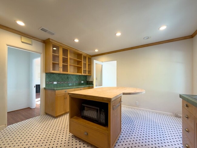 Building Photo - Pasadena Retreat w/ Private Backyard & Detached Garage