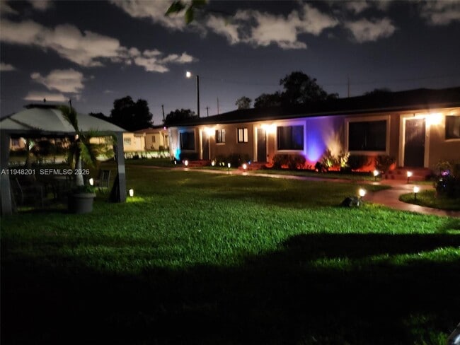 Building Photo - 2015 Funston St