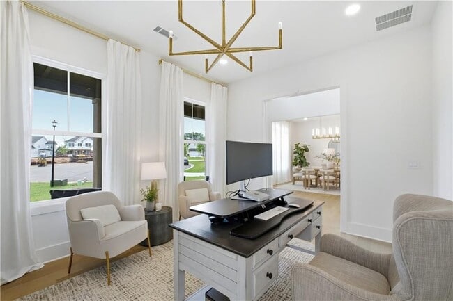 Building Photo - 4510 Hawthorn Cir