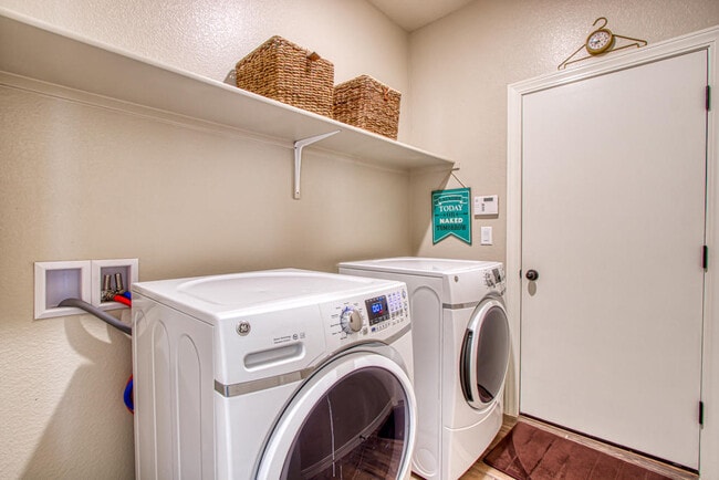 Building Photo - 4716 Christian Azcarate St