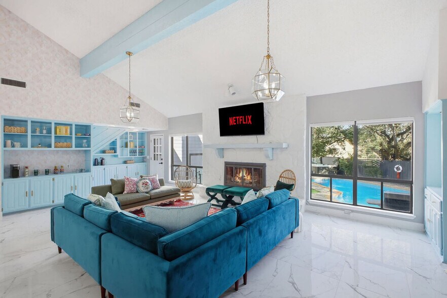 Building Photo - 1818 Moreshead St