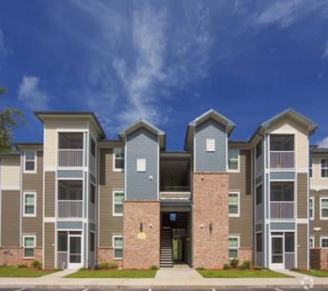 Broad at Riviera South 18400 28th St Long Beach MS 39560 Apartment