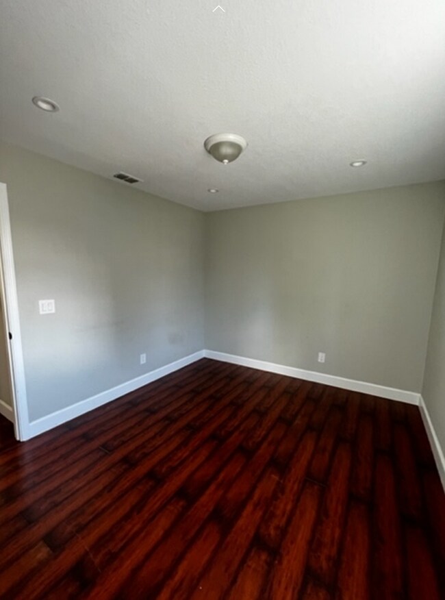 Building Photo - 2 Bedroom / 1 Bathroom Townhome in Bay Point
