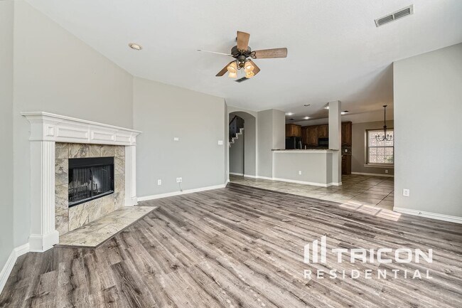 Building Photo - 2785 Greenway Dr