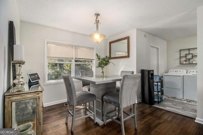 Building Photo - 3367 Misty Valley Rd