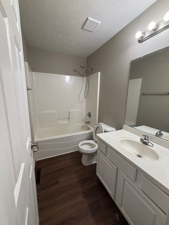 Building Photo - 6206 N 149th St