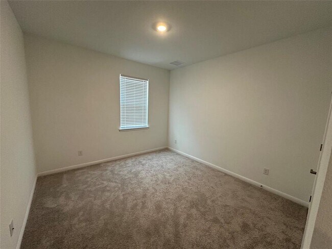 Building Photo - 112 Diorite Dr